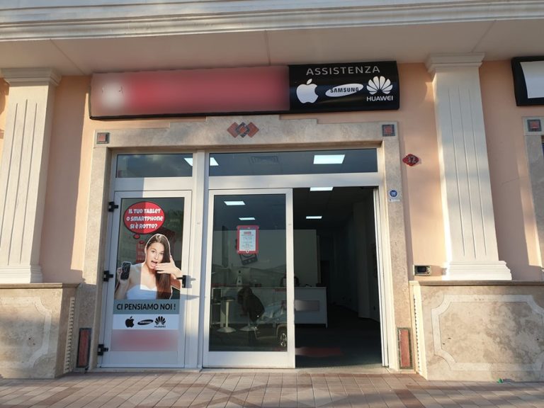 Battipaglia, furto presso un’attività commerciale in viale Giacomo Brodolini