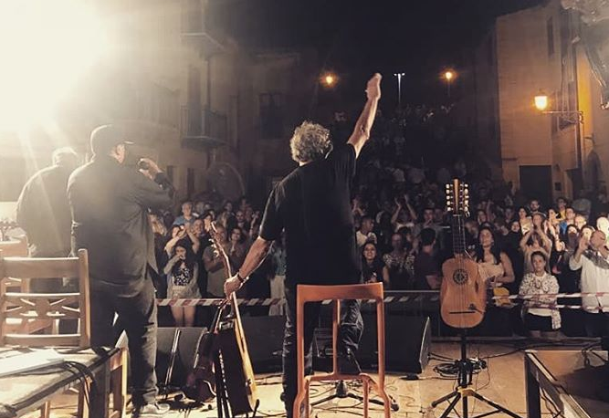 A Giffoni Sei Casali si esibirà in concerto Eugenio Bennato