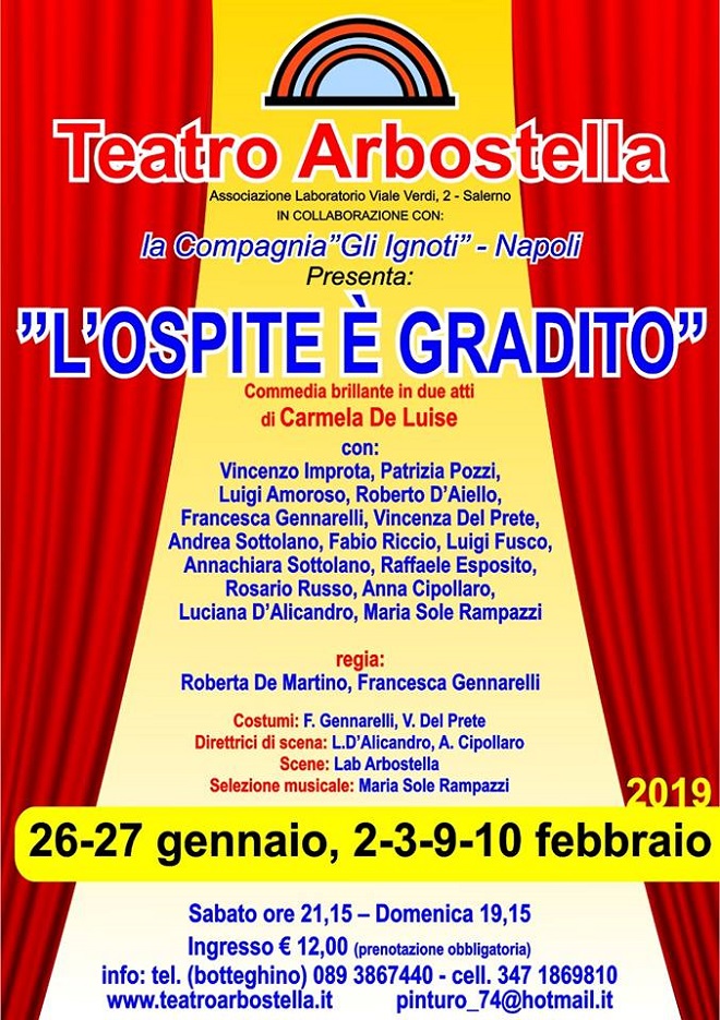 Al Teatro Arbostella Gli Ignoti con “L’Ospite è gradito” tra sorrisi, ironia e mistero