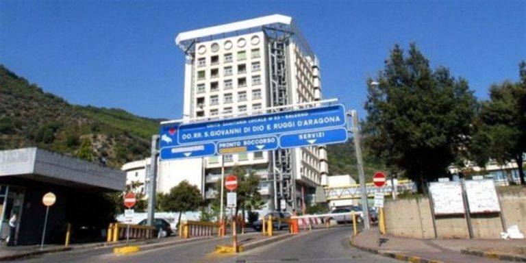 Salerno: 50 posti letto in meno all’ospedale Ruggi d’Aragona