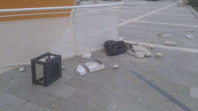 San Cipriano Picentino, vandalizzata Piazza Alfano: lo sdegno dei cittadini sui social