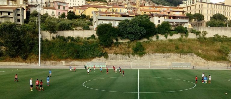 Rissa tra baby calciatori a Sala Consilina allo stadio Osvaldo Rossi