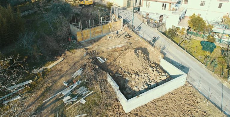 San Cipriano Picentino: lavori in corso per il nuovo parcheggio in via Santilli