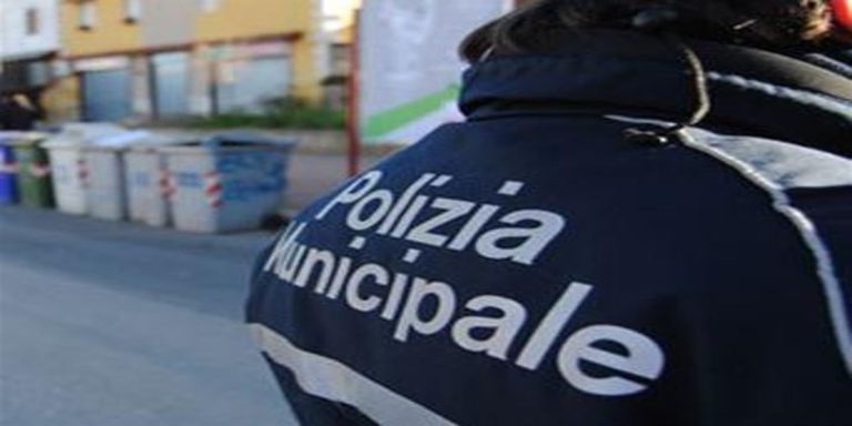 Venditori abusivi a Salerno: task force della Polizia Municipale