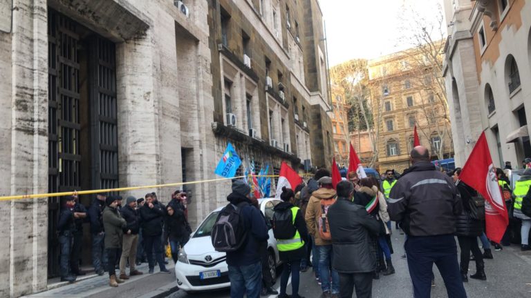 Treofan, tavolo tecnico al Mise: impedito l’accesso alla Francese