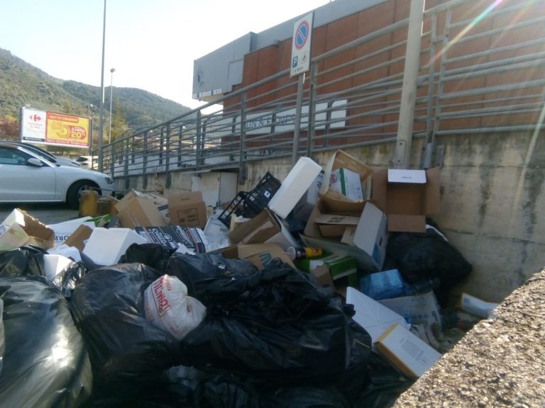 Salerno, questione rifiuti: bonificata un’area presso l’isola ecologica Arechi