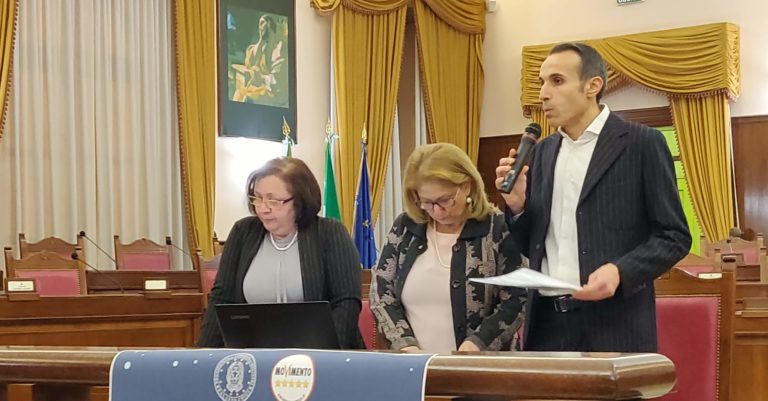 Nocera Inferiore: il M5S spiega come ottenere il Reddito di Cittadinanza