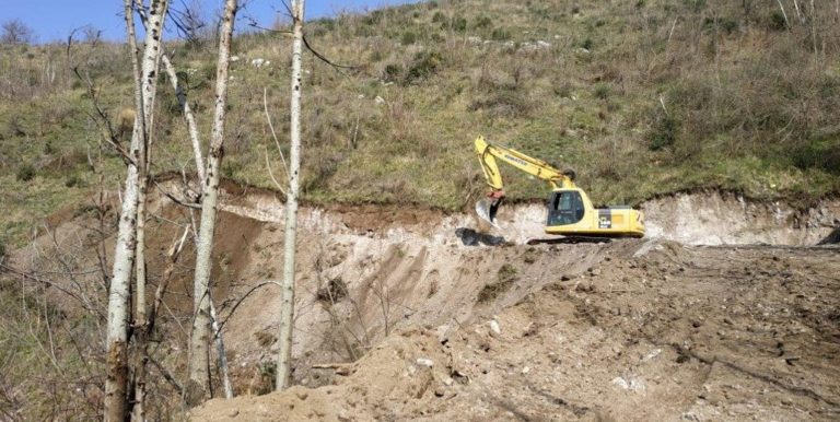 Baronissi, sequestrato cantiere per sbancamento abusivo