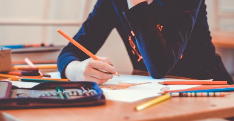 Salerno, asta di beneficenza presso la scuola Santa Maria Goretti