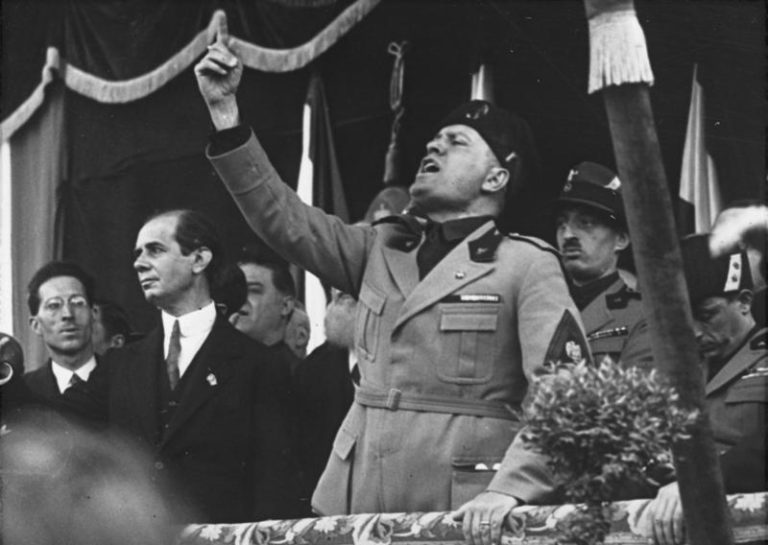 Benito Mussolini non è più un cittadino onorario di Sarno