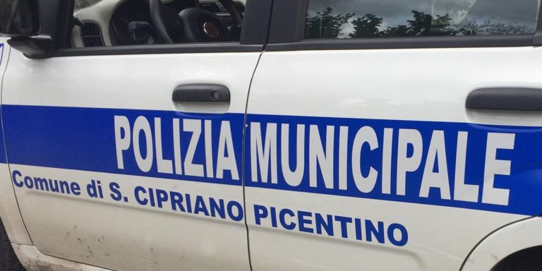 San Cipriano Picentino, scontro tra auto e furgone: ferita una donna