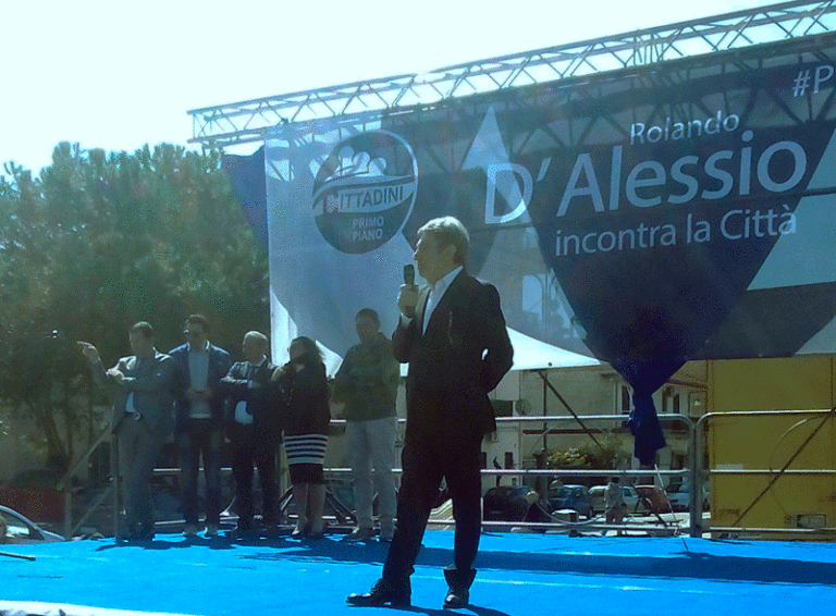 Bellizzi. Il candidato sindaco Rolando D’Alessio incontra i cittadini in Piazza del Popolo