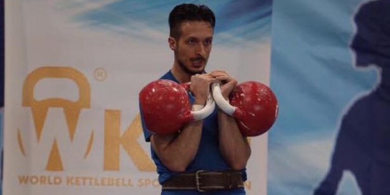 Kettlebell Sport, il salernitano De Caro conquista l’oro ai WKSF 2019