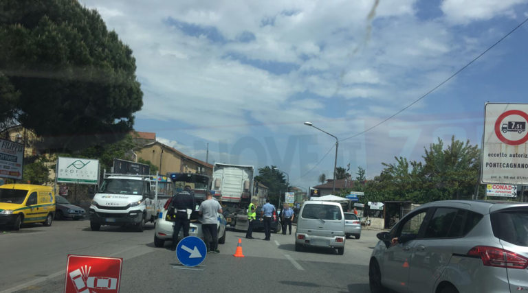 Salerno, incidente in via delle Calabrie. Coinvolti due mezzi