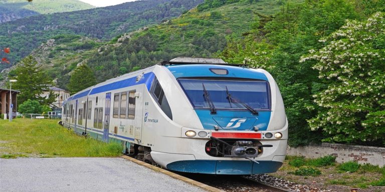 Frecciabianca e i collegamenti giornalieri con Vallo della Lucania