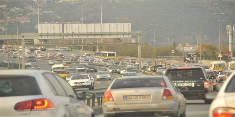 Salerno, traffico in tangenziale a causa del taglio della vegetazione