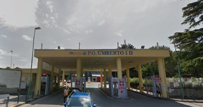 Nocera, donna precipita da secondo piano dell’ospedale: muore sul colpo