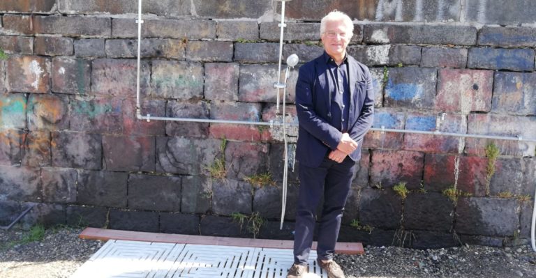 Salerno, in funzione le docce sulle spiagge libere