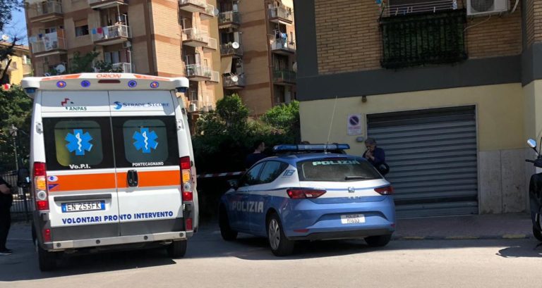 Salerno, suicidio a Pastena: uomo si lancia da un palazzo e muore