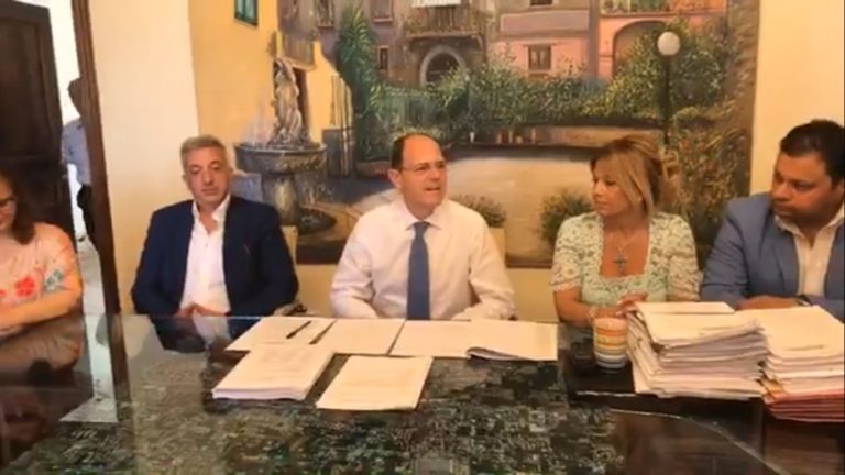 Pagani, ex sindaco Bottone: “Minacciato di morte dai dipendenti”