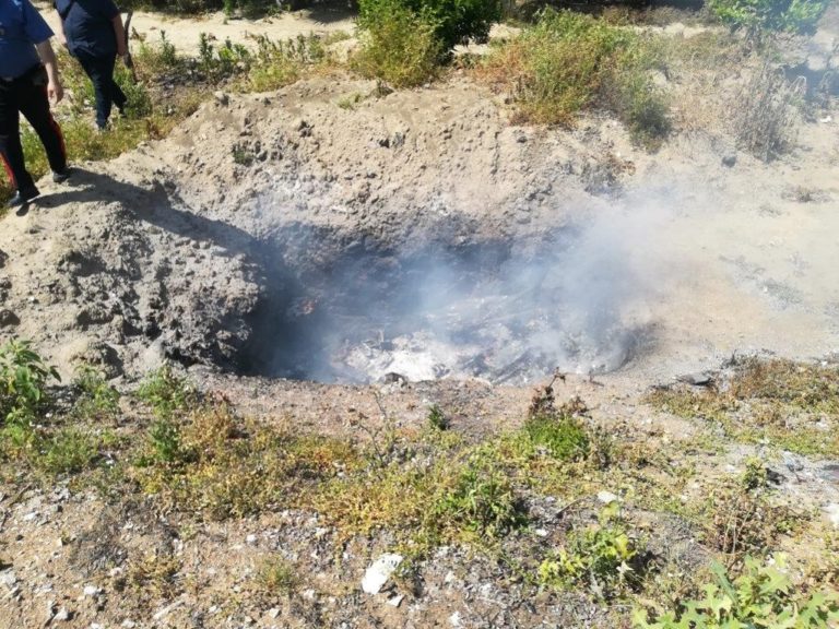 Eboli, combustione illecita dei rifiuti: denunciato l’autore e sequestrata l’area