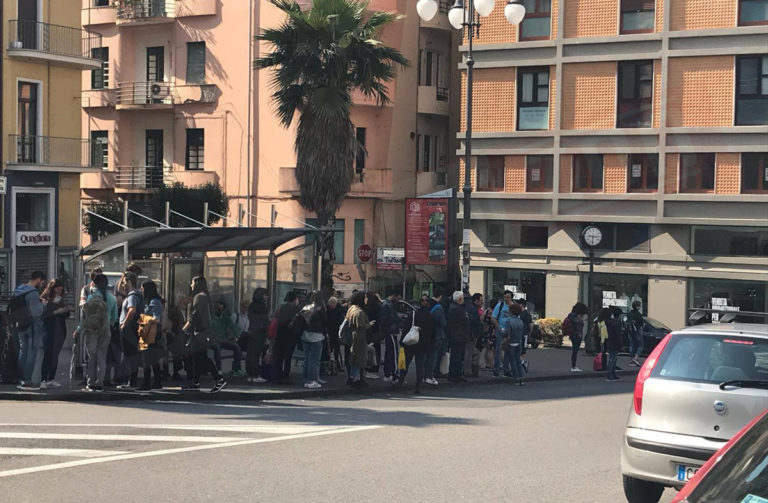 Salerno: sciopero bianco degli autisti di Bus Italia, disagi e corse sospese