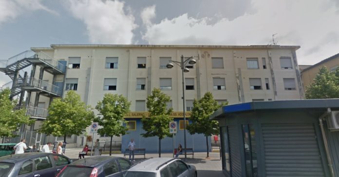 eboli, ospedale postiglione banca campania centro