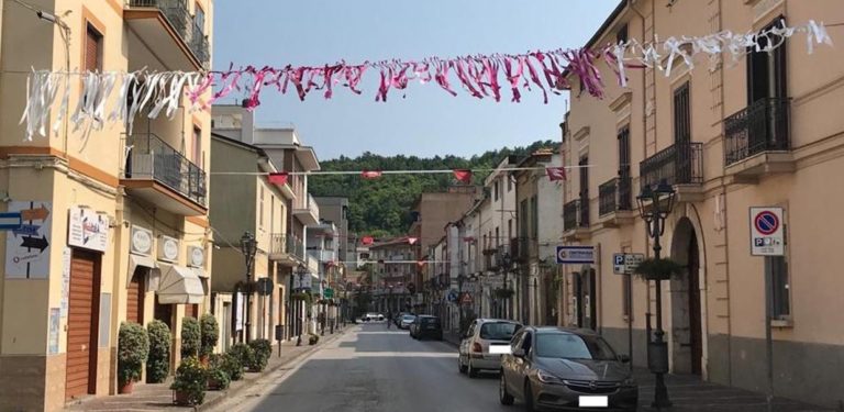 Salernitana, dal club “Peppino Soglia” di Baronissi l’iniziativa “Colora il tuo balcone”