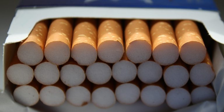 Mercato S. Severino, sigarette di contrabbando e pistola: due denunce