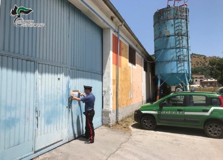 Atena Lucana, rifiuti ed emissioni in atmosfera: sequestrata fabbrica di vernici
