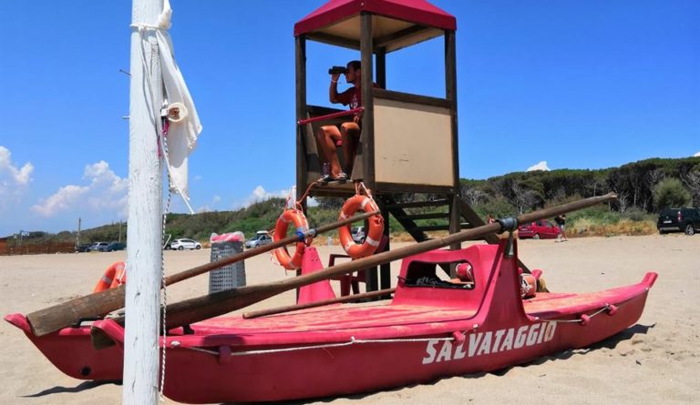 Eboli: installate otto nuove postazioni sulle spiagge libere