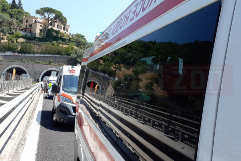 Incidente in autostrada tra Cava de’ Tirreni e Vietri sul Mare: due feriti