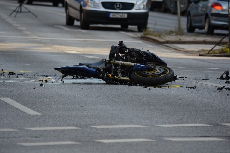 Salerno, incidente sul lungomare Marconi: grave un ragazzo