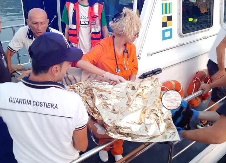 Minore ospedalizzato a Ravello, la Guardia Costiera lo trasferisce al “Ruggi”
