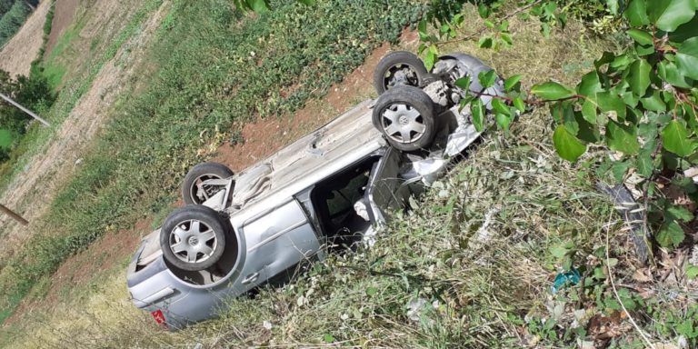 Paura a Roccadaspide, scontro frontale tra due autovetture: sei feriti