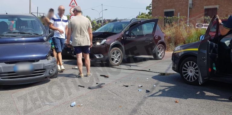 Bellizzi, incidente in via Olmo: quattro persone ferite