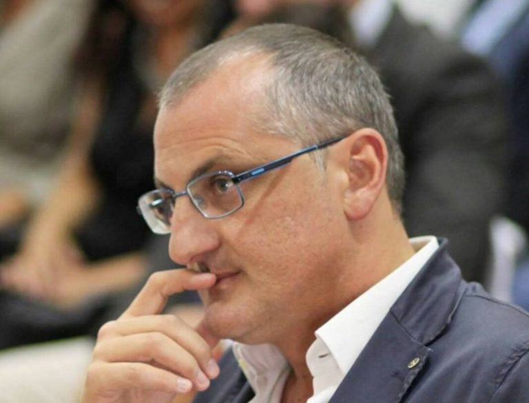 Eboli: arrestato per corruzione il sindaco Massimo Cariello