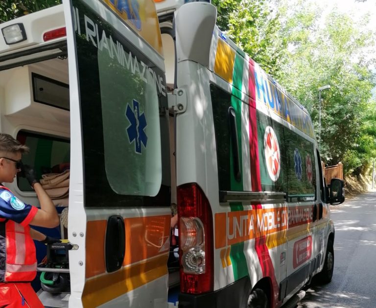 Cava de’ Tirreni, Vigili recuperano donna anziana caduta in un fosso