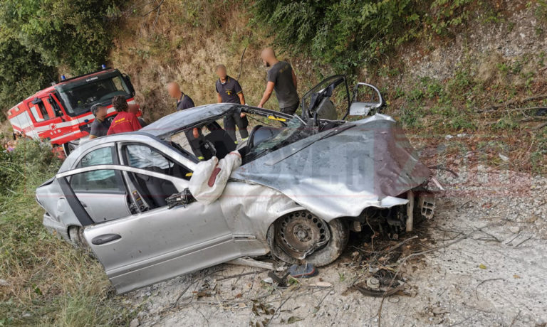 Grave incidente a Giovi Montena, auto precipita da 30 metri: due feriti gravi