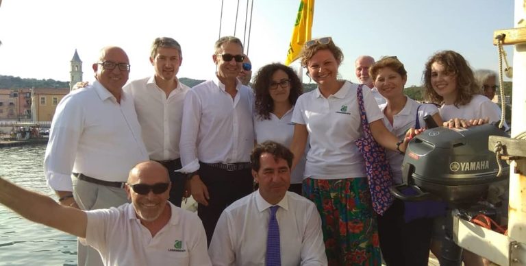 Il Ministro Costa in visita sulla Goletta Verde a Scario