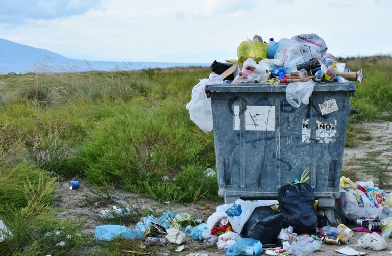 Cava de’ Tirreni, smaltimento abusivo dei rifiuti: multati nove cittadini
