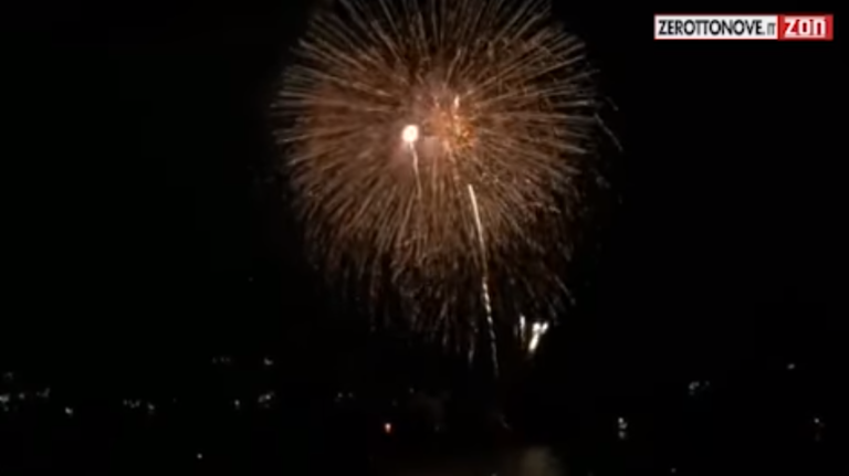 Positano incanta con i suoi fuochi pirotecnici di Ferragosto