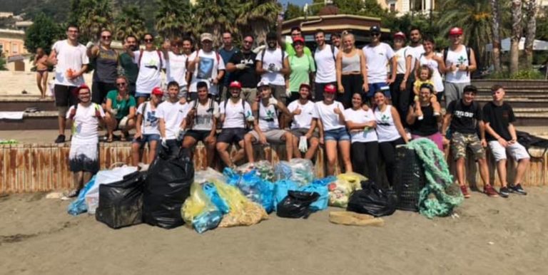 Salerno: “Voglio un Mondo Pulito” sulla spiaggia di Santa Teresa