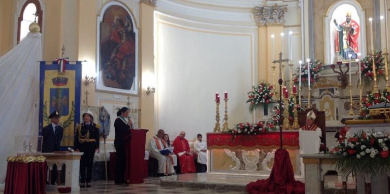 La comunità di San Cipriano Picentino accoglie l’Arcivescovo Mons. Bellandi