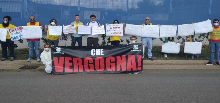 Flash mob Legambiente Eboli e Battipaglia: “Puliamo il mondo dagli incendi”