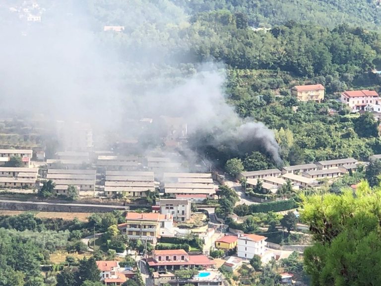 Cava de’ Tirreni, due incendi appiccati tra Santa Lucia e Maddalena