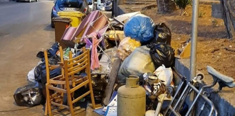 Nocera Inferiore, “una cucina in strada”: la foto virale che indigna la città