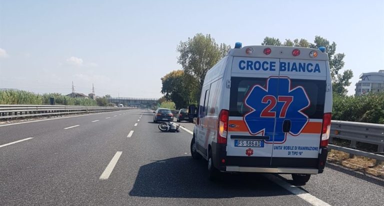 Incidente lungo l’A2 all’altezza di Montecorvino: un ferito grave