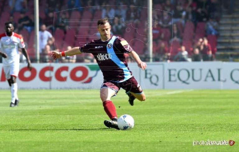 Salernitana, Emanuele Calaiò annuncia l’addio al calcio giocato