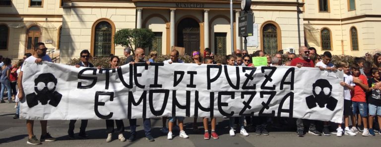 Pontecagnano: grande successo per il corteo. Cittadini uniti nel “no”